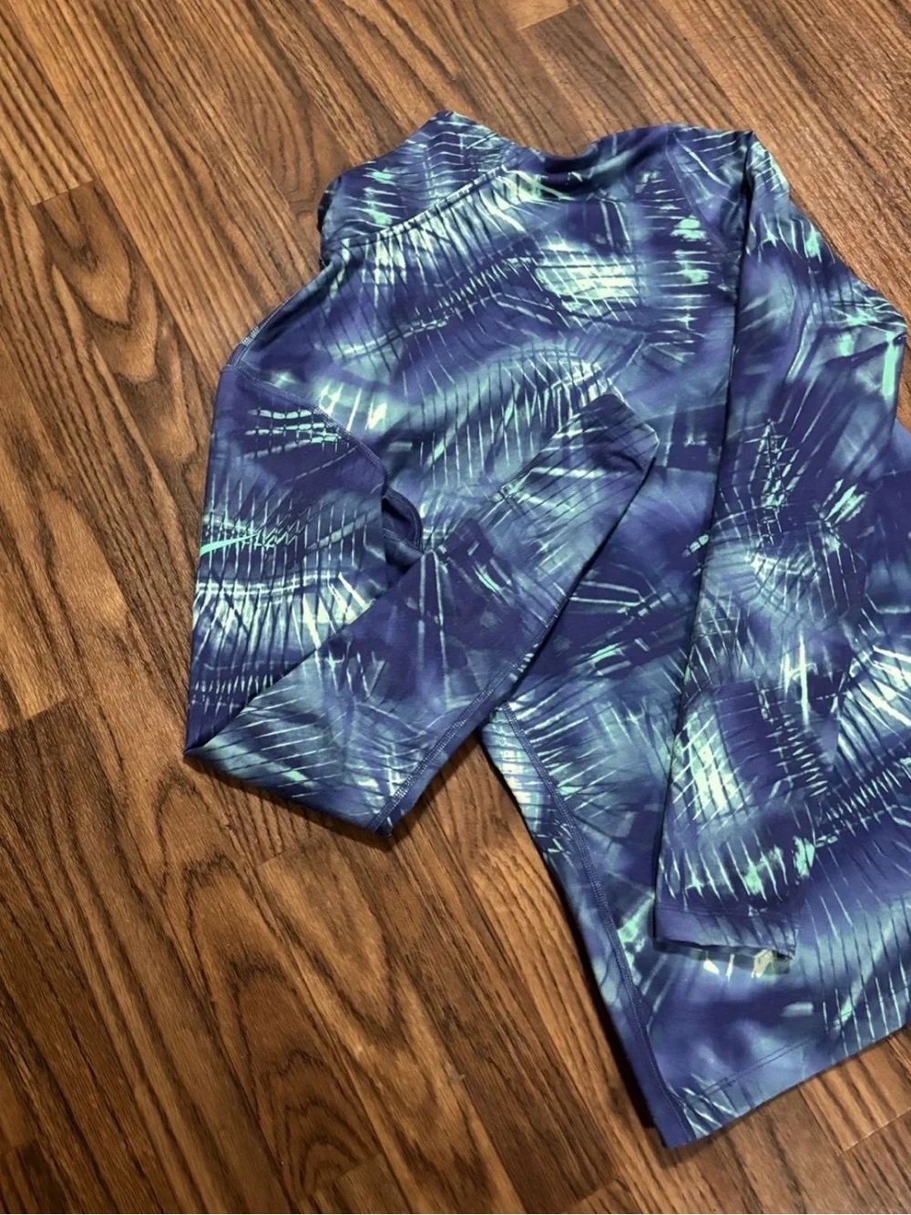 Nike Dri Fit * Woman’s Mint Green and Blue Training Top * Small.